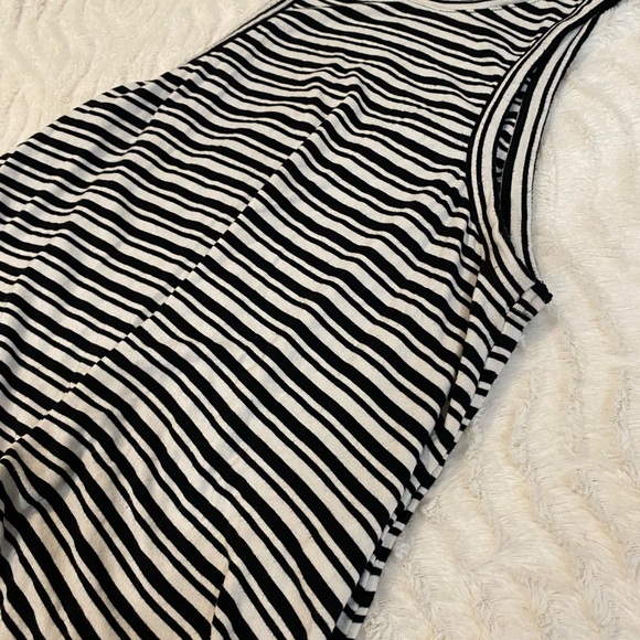 VOLCOM tank top. Size S. Black and White super soft - Picture 2 of 7